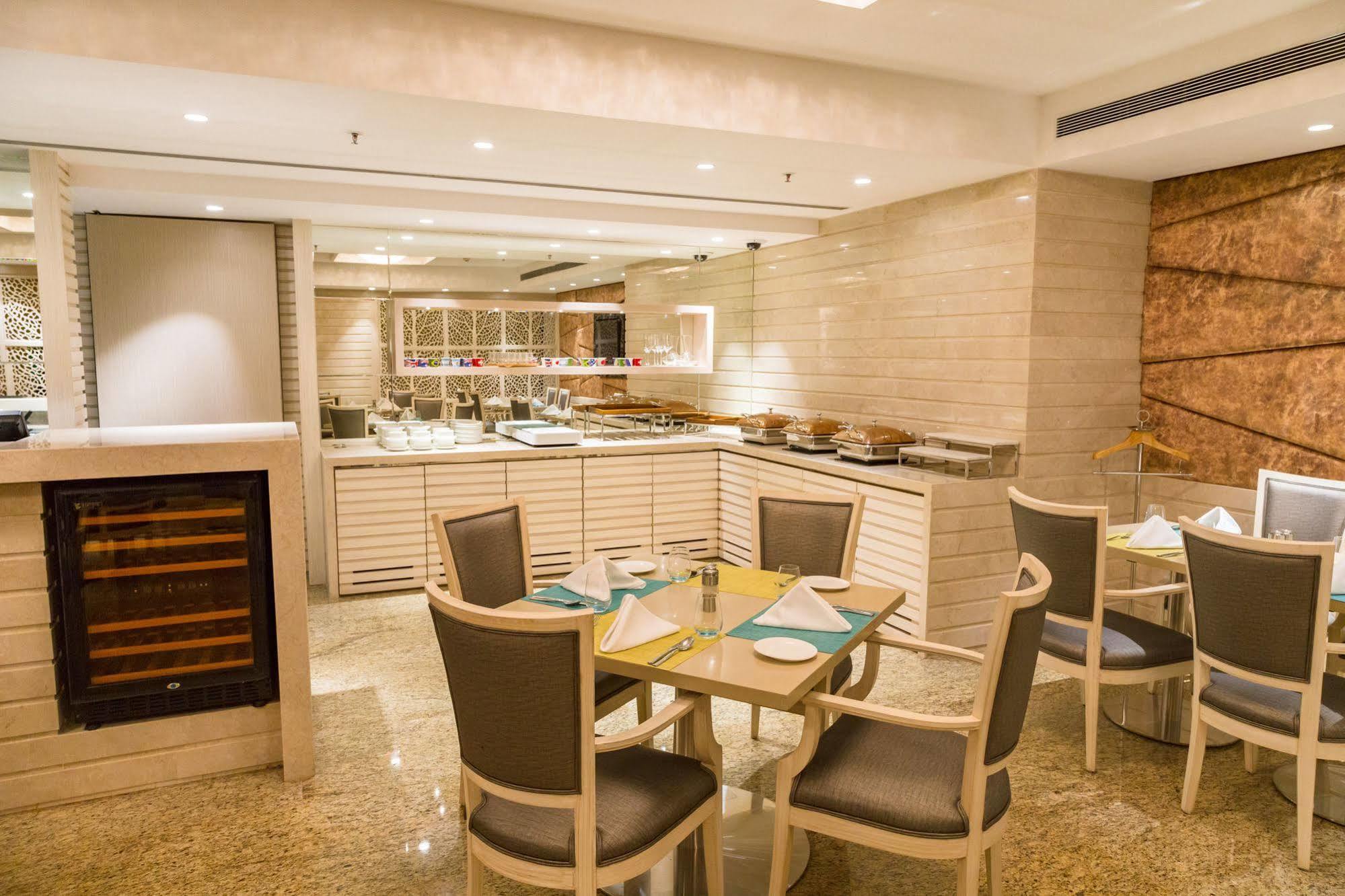 Niranta Transit Hotel Mumbai Airport - At Arrivals Eksteriør bilde